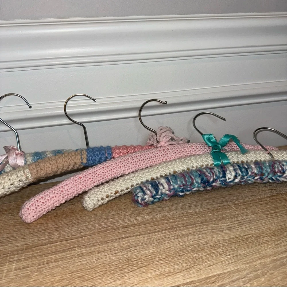 Vintage Padded crocheted children Clothes Hangers Pack of 5 Pastel 16x1‎